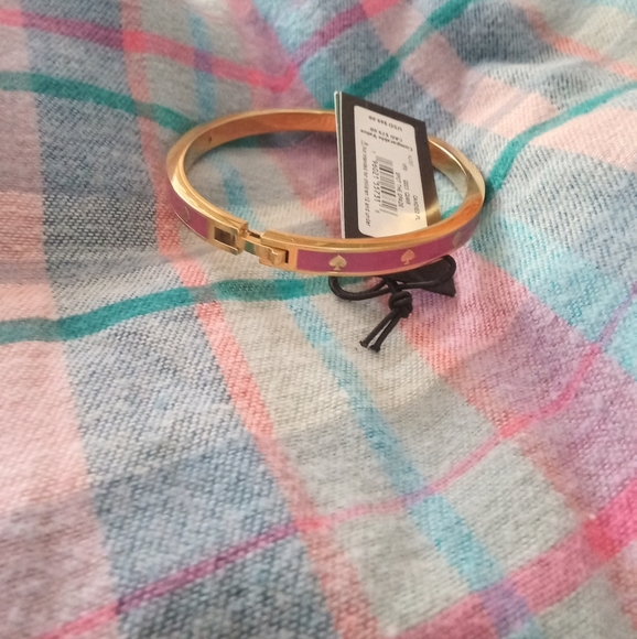 Kate Spade New York 'Spot the Spade' Enamel Hinged Bangle Bracelet - Picture 7 of 10
